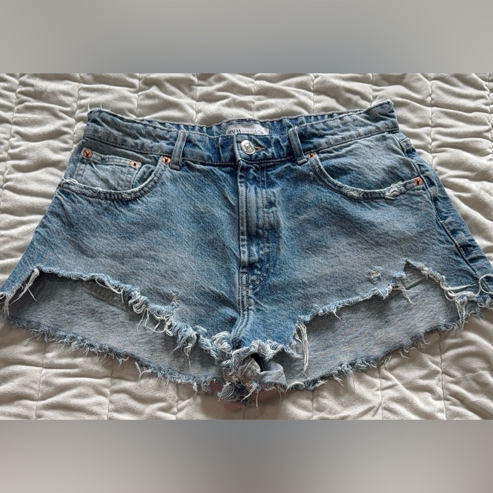 Zara TRF Curved Highwaisted Denim Shorts - Size 8